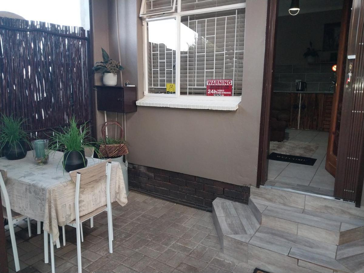 African Elephant'S Den Klerksdorp Exterior foto
