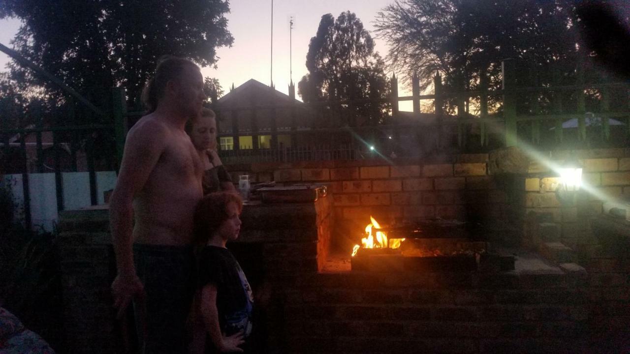 African Elephant'S Den Klerksdorp Exterior foto