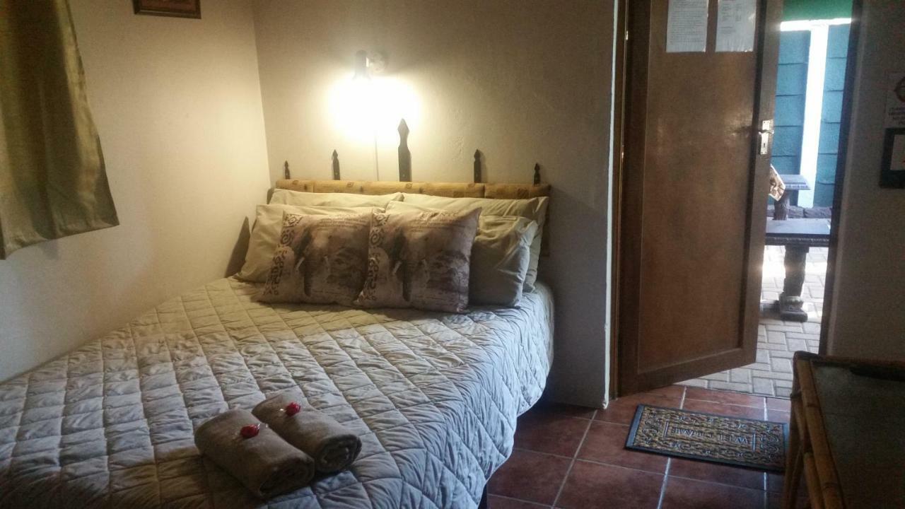 African Elephant'S Den Klerksdorp Exterior foto