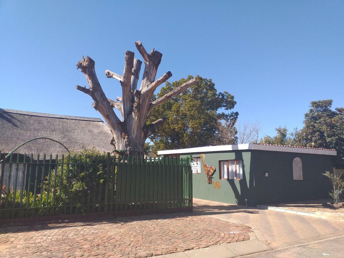 African Elephant'S Den Klerksdorp Exterior foto