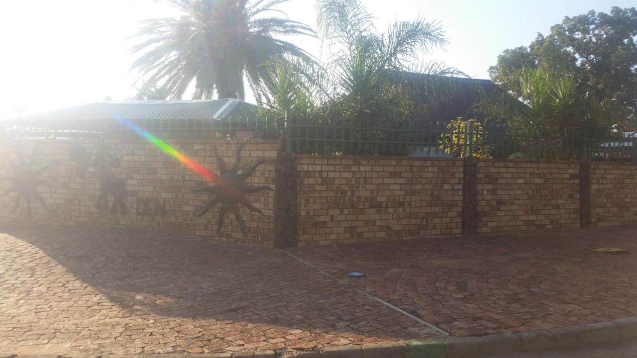 African Elephant'S Den Klerksdorp Exterior foto